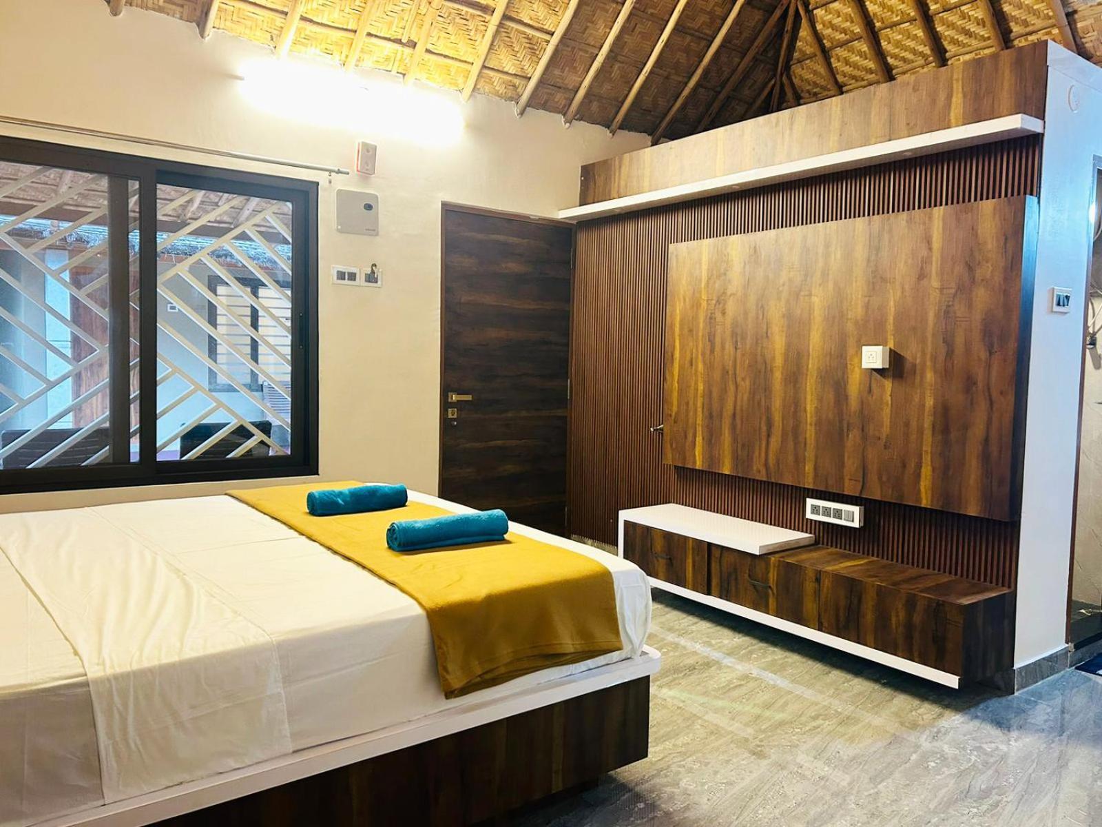 Hampi Village Resort & Tutti Cafe Exterior foto