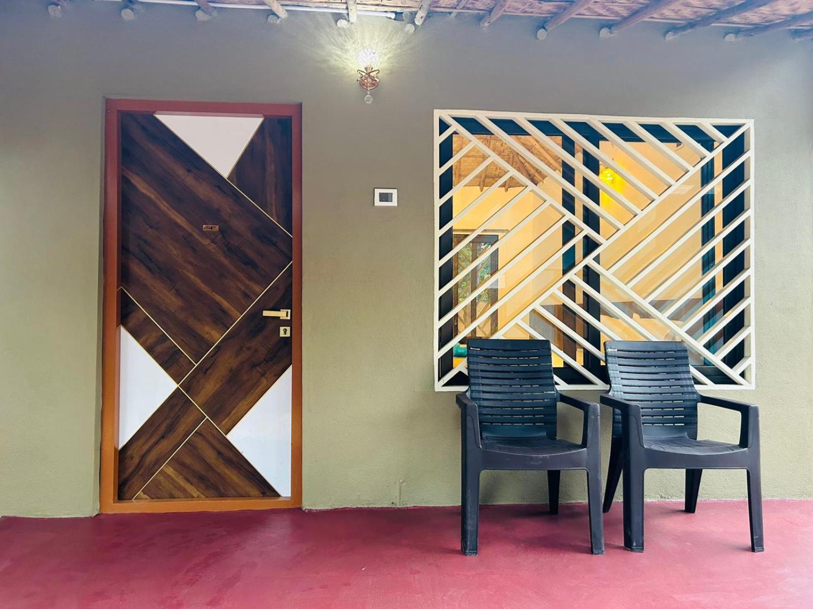 Hampi Village Resort & Tutti Cafe Exterior foto