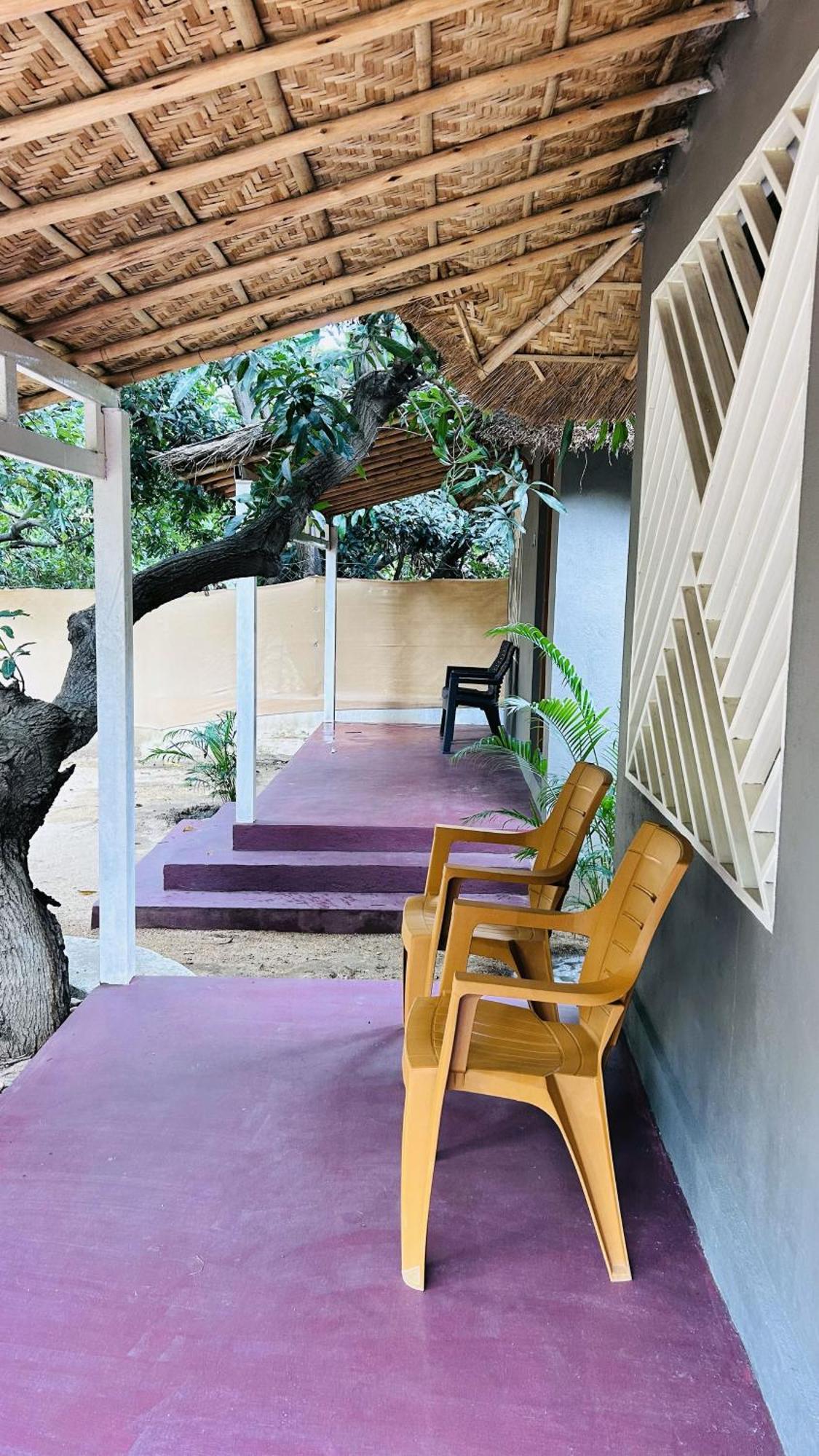 Hampi Village Resort & Tutti Cafe Exterior foto