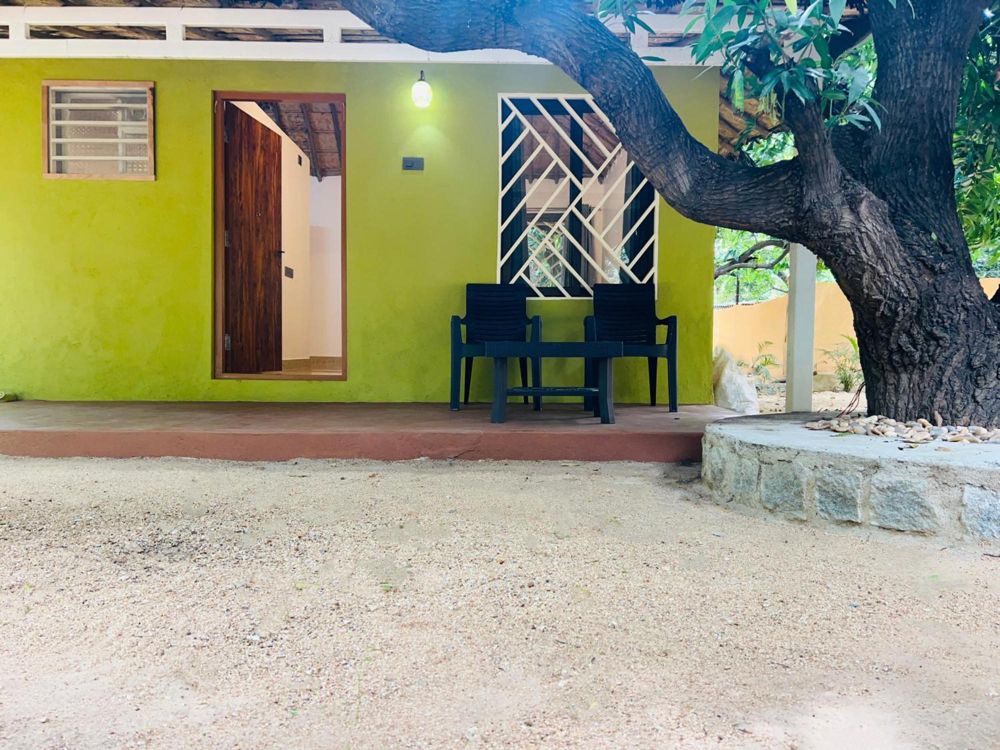 Hampi Village Resort & Tutti Cafe Exterior foto