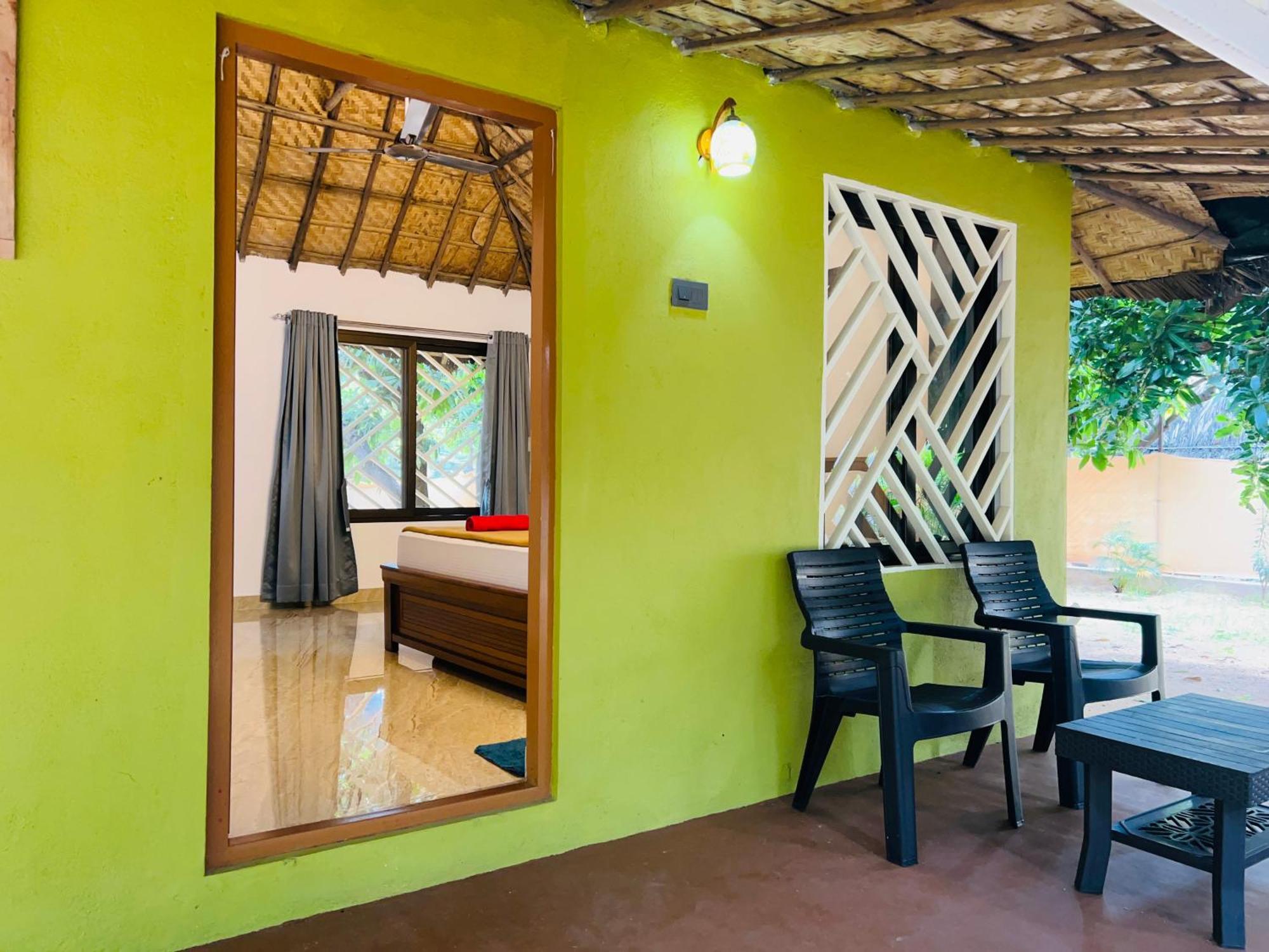 Hampi Village Resort & Tutti Cafe Exterior foto